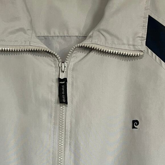 Pierre Cardin Designer Windbreaker, Men’s Large. Zip. Light grey, blue accents - Picture 2 of 9